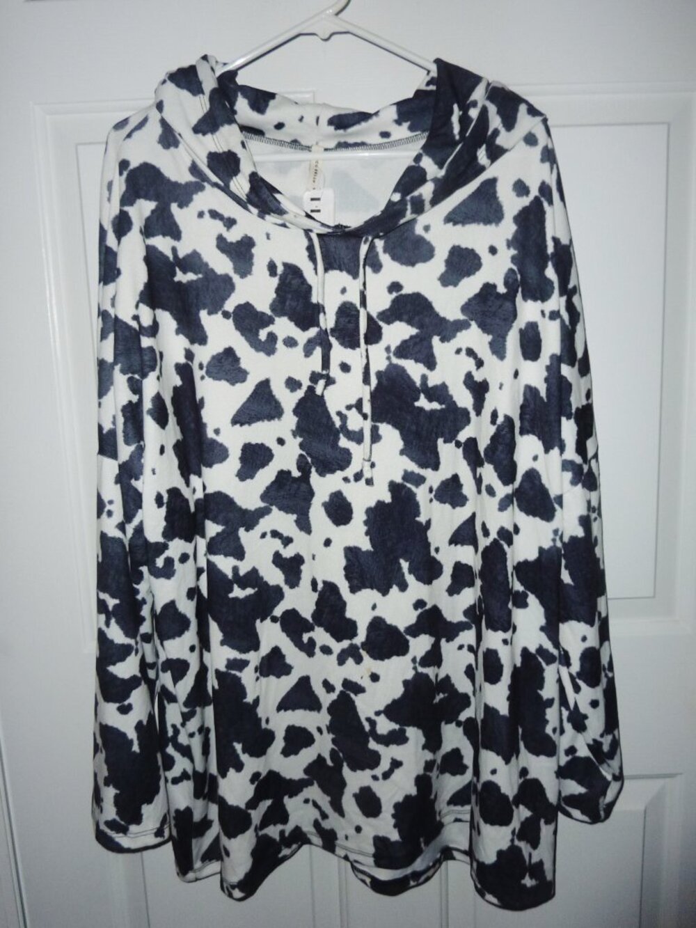 NWT Coco Kelly Black and White Cow Print Lightweight Hoodie 3X